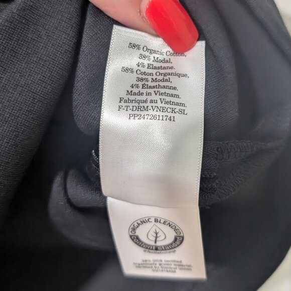 Everlane | The Dream V-Neck Tank Top In Black - Picture 12 of 12